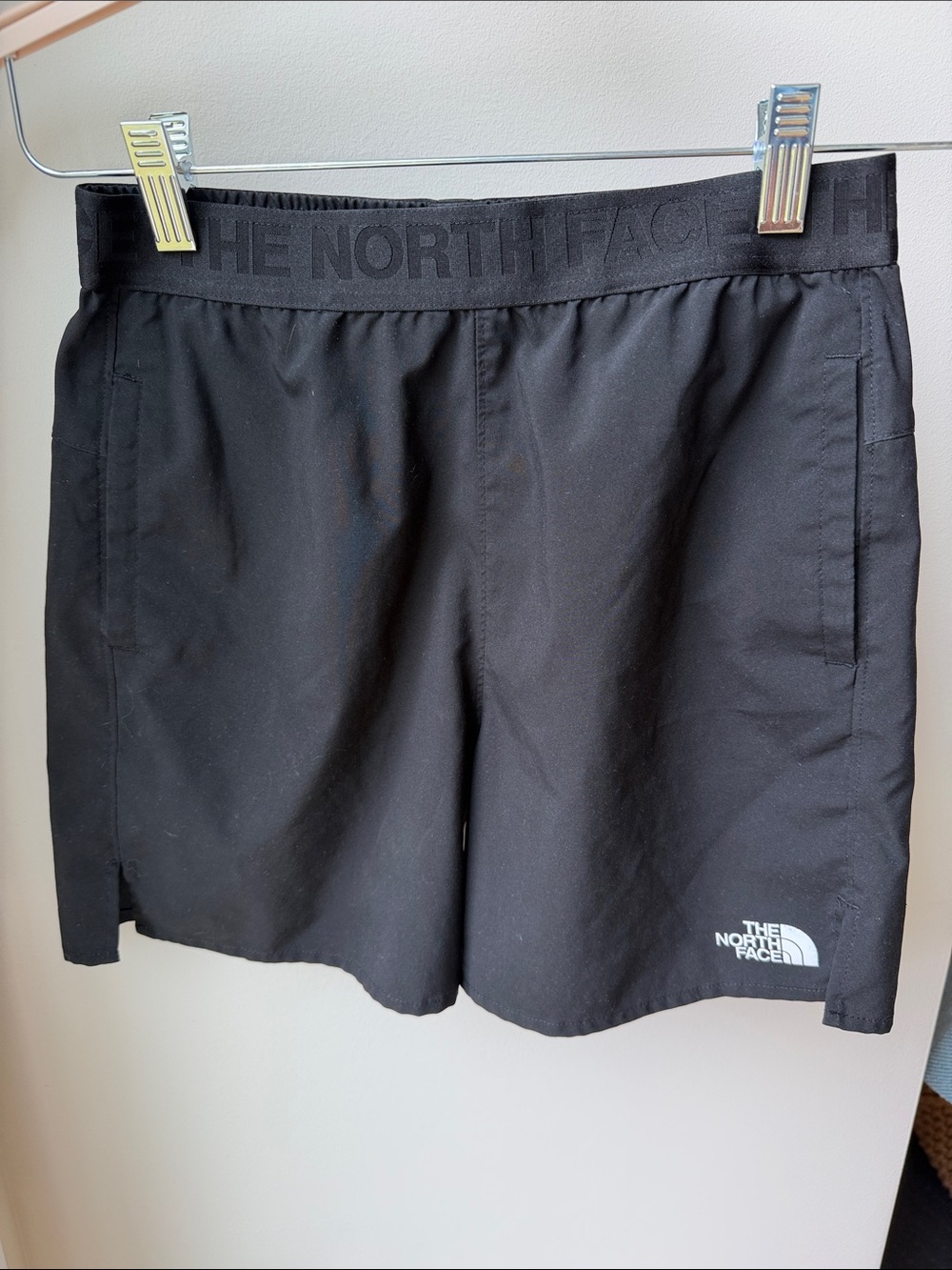 The North Face boys Black Performance Athletic Shorts